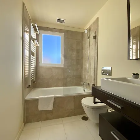 Penthouse With Castle View *