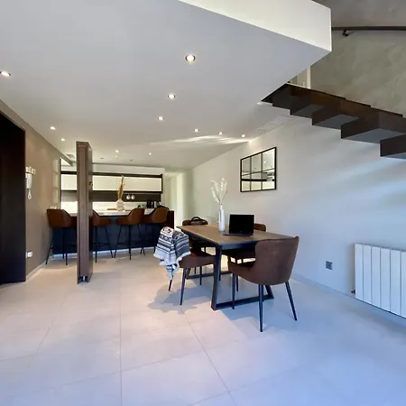 Penthouse With Castle View Apartment