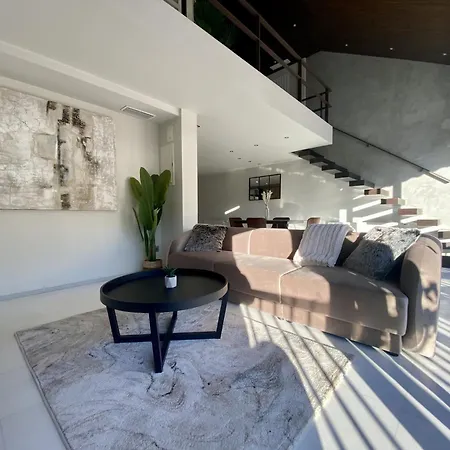 Penthouse With Castle View *