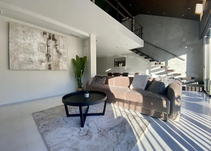 Penthouse With Castle View *