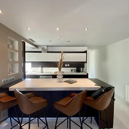 Penthouse With Castle View