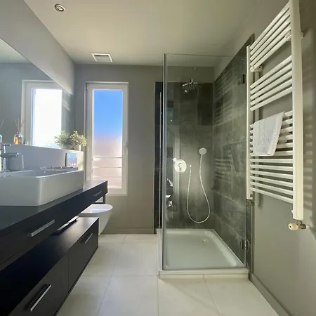 Penthouse With Castle View *